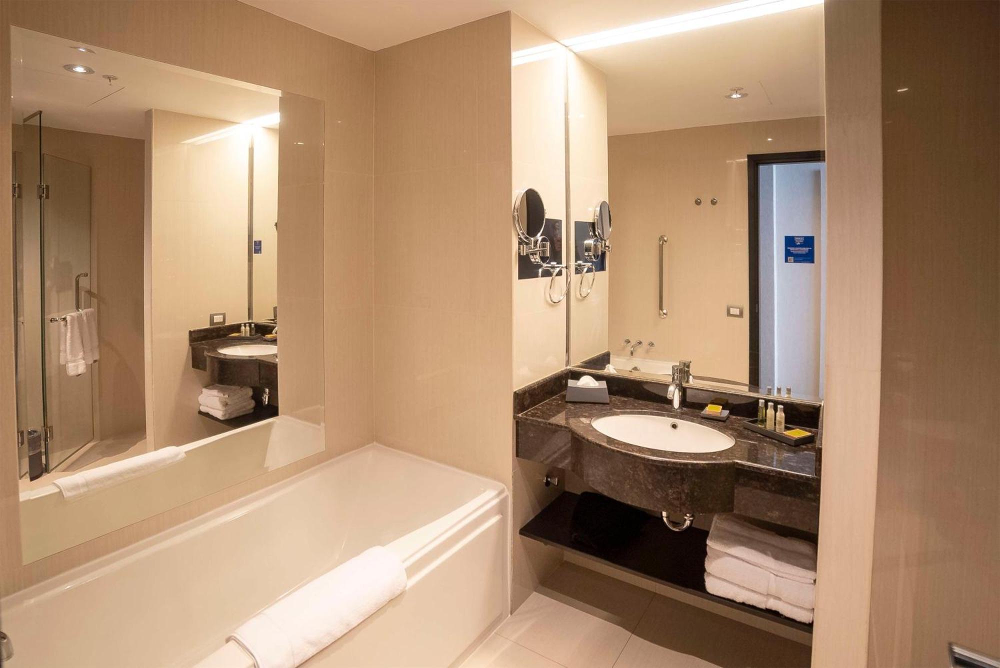 Encalada Doubletree By Hilton Trujillo酒店 外观 照片