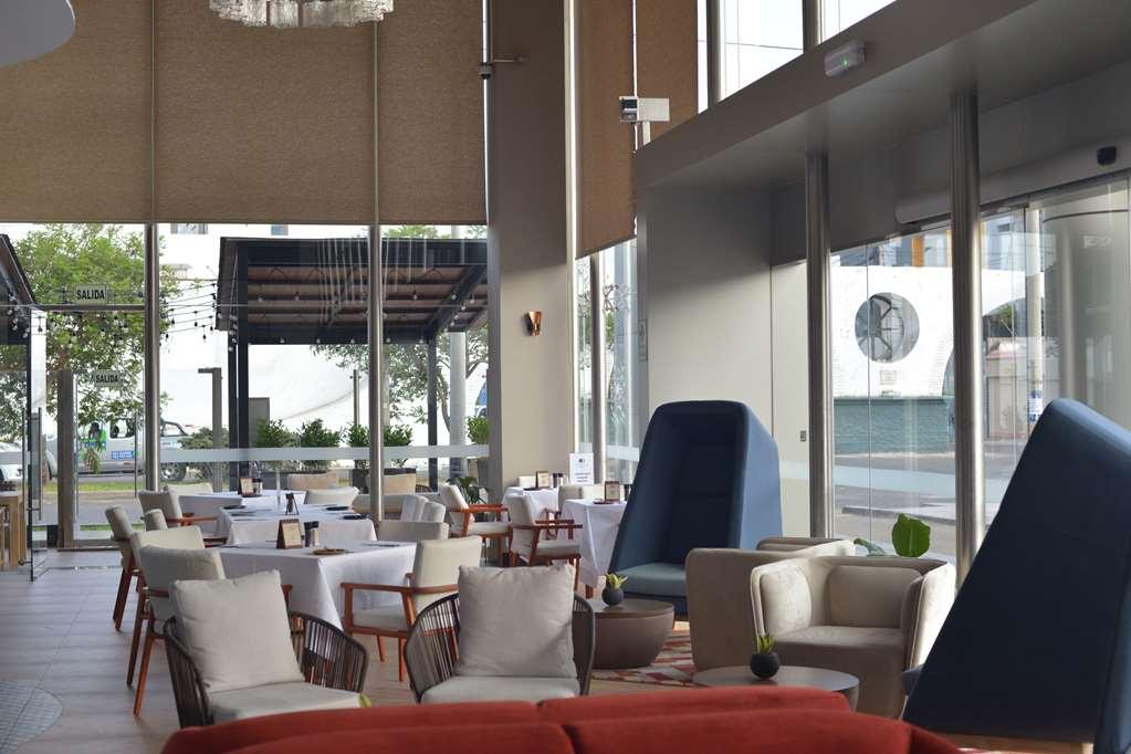 Doubletree By Hilton Trujillo酒店 餐厅 照片
